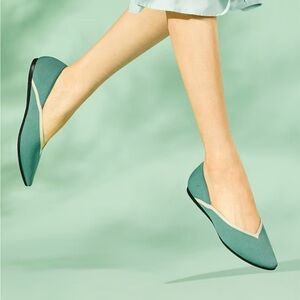 Vivaia V cut Pointed Toe Knit Flat